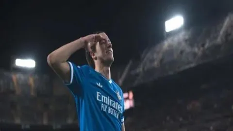 约维奇抢射破门，米兰追平比分！